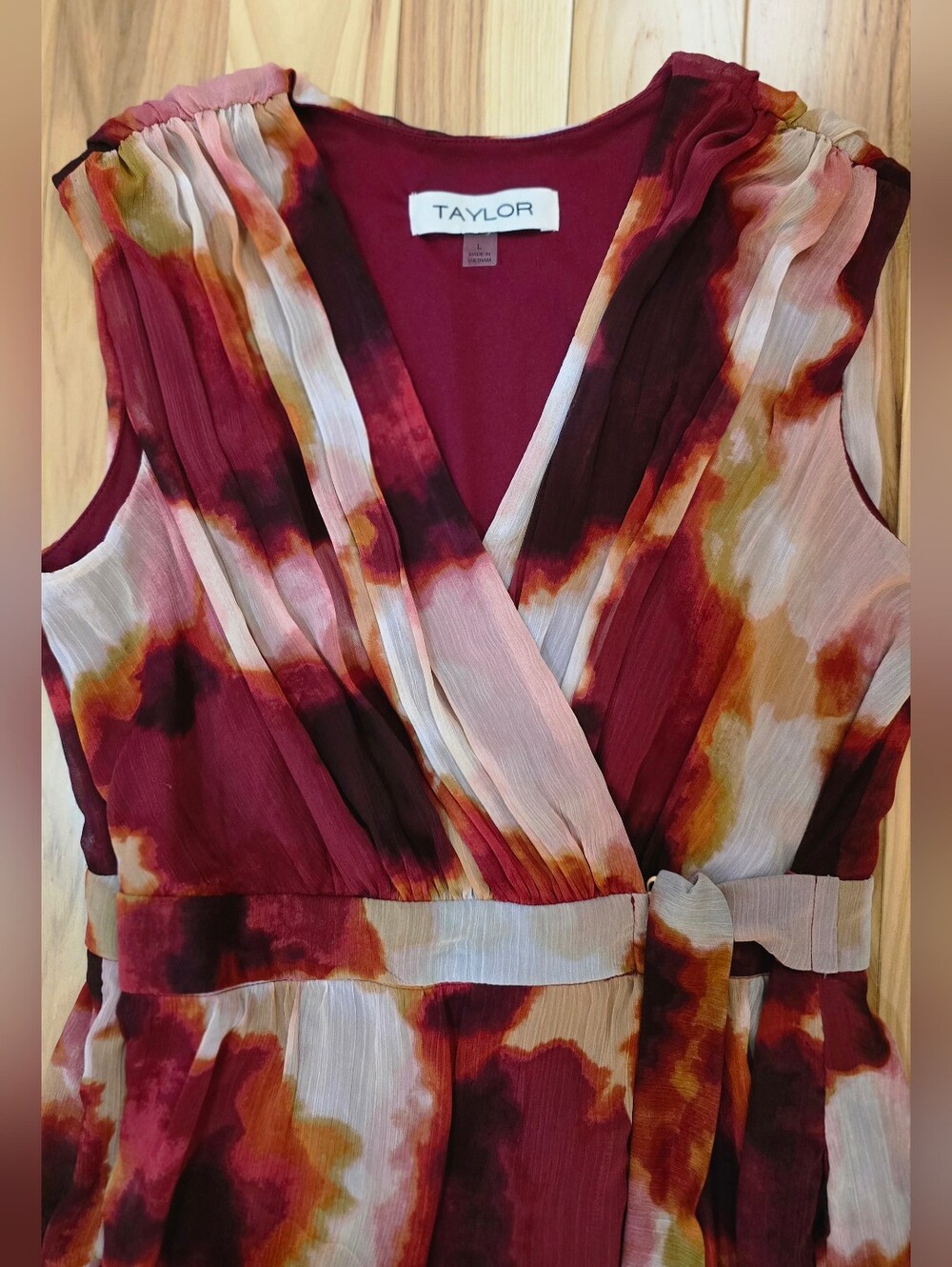 Taylor Sleeveless V-Neck Tie-Detailed Dress in Burgundy & Blush, L - Picture 8 of 16